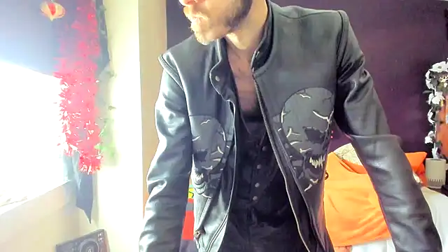 leatherz69 online show from March 2025 05:29:01 PM