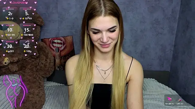 Hellen Moore online show from October 2025 12:13:01 AM