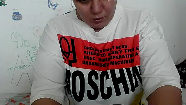 Snapshot of VixenBya chatting on December 2024 09:02:02 AM VixenBya online show from December 2024 09:02:02 AM