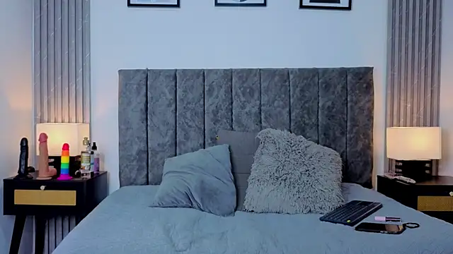 Ema Stone65 online show from October 2025 01:56:01 PM