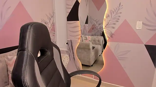 Isa little4u online show from March 2025 01:38:02 PM