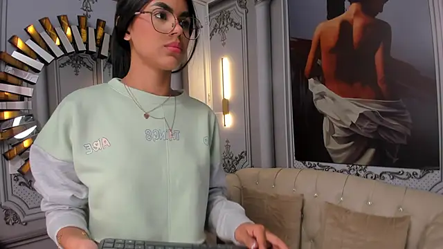 Isa little4u online show from October 2025 04:24:01 AM