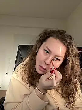 Snapshot of Fancy-Francy chatting on January 2025 10:33:02 AM Fancy-Francy online show from January 2025 10:33:02 AM