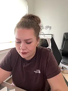 Snapshot of Fancy-Francy chatting on March 2025 10:33:02 AM Fancy-Francy online show from March 2025 10:33:02 AM