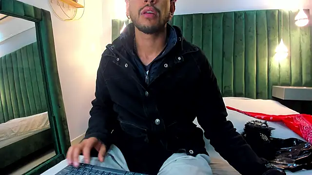Snapshot of Devil_Smoke_ chatting on September 2025 12:15:02 PM Devil Smoke online show from September 2025 12:15:02 PM
