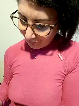 Viola8p online show from December 2025 03:28:02 PM