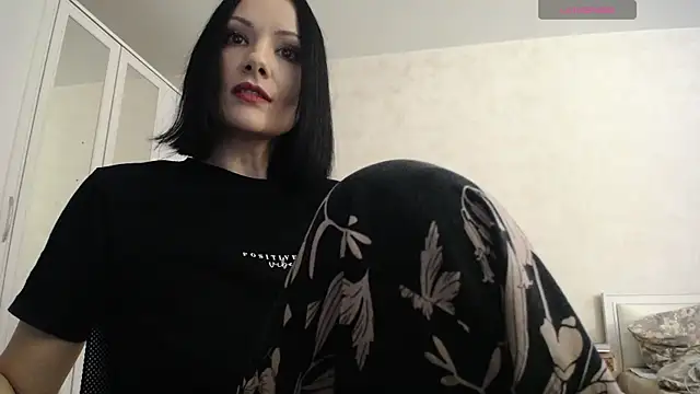 Devil Goddess online show from December 2025 12:53:02 PM