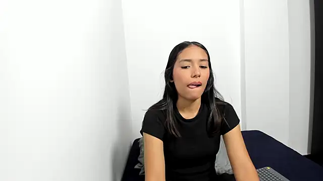 Snapshot of monse_02 chatting on October 2025 01:51:02 PM monse 02 online show from October 2025 01:51:02 PM