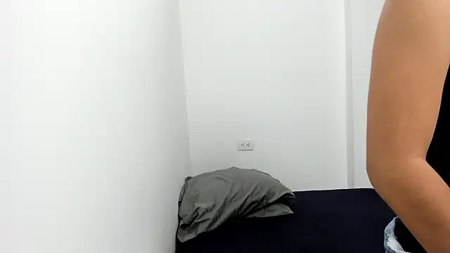 Snapshot of monse_02 chatting on October 2025 01:54:02 PM monse 02 online show from October 2025 01:54:02 PM