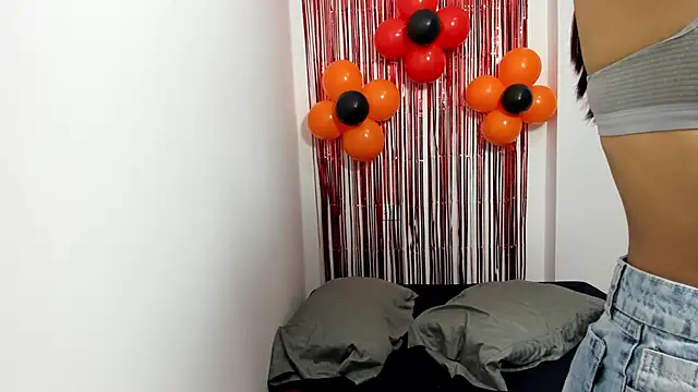 Snapshot of monse_02 chatting on November 2025 01:02:01 PM monse 02 online show from November 2025 01:02:01 PM