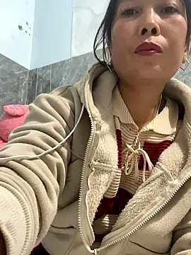 Linaannn online show from January 2026 12:19:01 PM