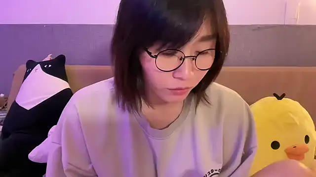 Snapshot of Ashepova000 chatting on December 2024 12:05:02 PM Ashepova000 online show from December 2024 12:05:02 PM