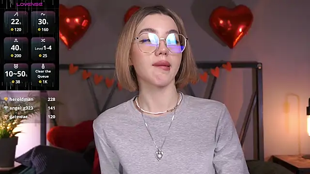 Snapshot of LindaThacker chatting on February 2025 08:19:02 AM LindaThacker online show from February 2025 08:19:02 AM