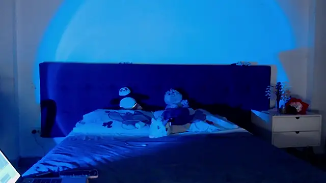 Snapshot of luna_palmerau chatting on October 2025 11:03:02 PM luna palmerau online show from October 2025 11:03:02 PM