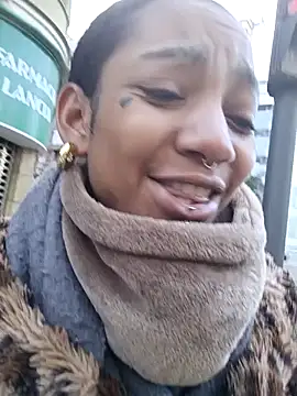 Snapshot of Laanegraofficial_ chatting on December 2024 10:11:02 AM Laanegraofficial online show from December 2024 10:11:02 AM