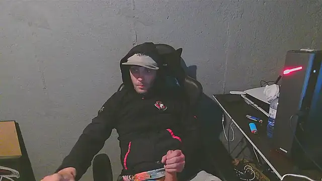 Snapshot of Superoz77 chatting on December 2024 05:07:01 AM Superoz77 online show from December 2024 05:07:01 AM