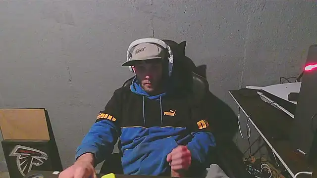 Snapshot of Superoz77 chatting on December 2024 02:32:02 AM Superoz77 online show from December 2024 02:32:02 AM