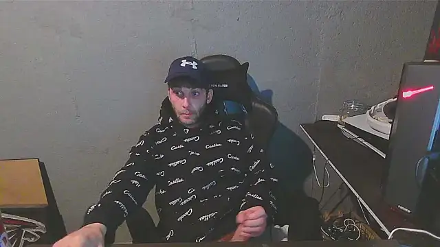 Snapshot of Superoz77 chatting on December 2024 02:11:02 AM Superoz77 online show from December 2024 02:11:02 AM