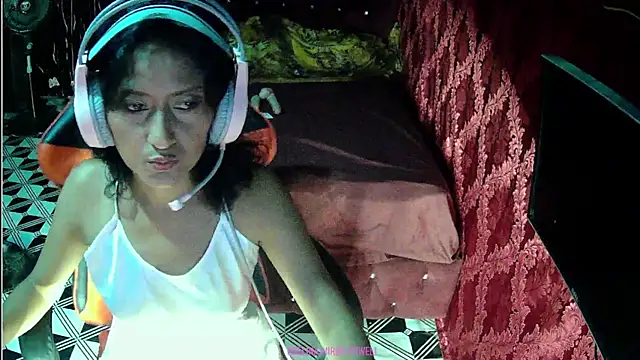 AdelinaMiran90 online show from February 2025 03:23:02 AM