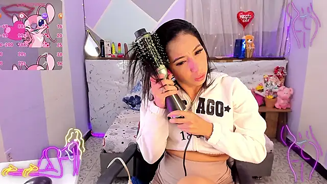 Lina10 online show from October 2025 07:55:01 PM