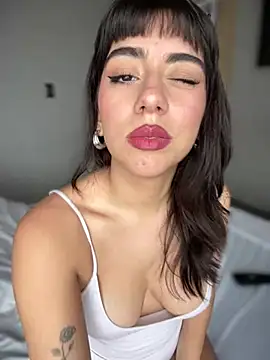 Snapshot of veronicaapink chatting on December 2024 06:50:02 PM veronicaapink online show from December 2024 06:50:02 PM