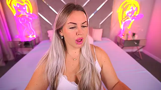 KiraCandyS online show from November 2025 09:58:01 PM