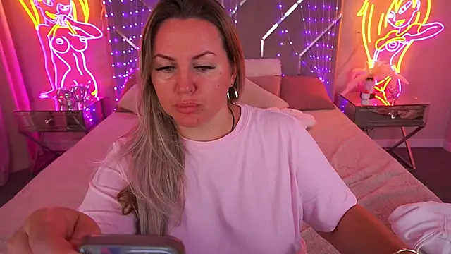 KiraCandyS online show from May 2026 10:49:02 PM