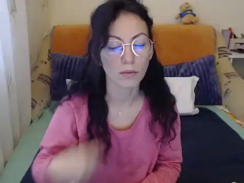 Emmatoo online show from December 2025 11:59:01 AM