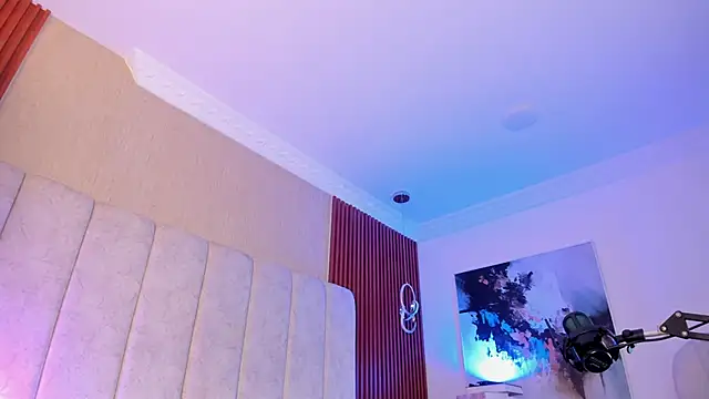 HannaRed  online show from October 2025 07:45:02 PM