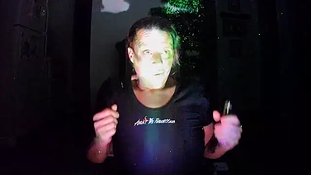 Snapshot of Edgeofinsanity chatting on December 2024 12:19:02 AM Edgeofinsanity online show from December 2024 12:19:02 AM