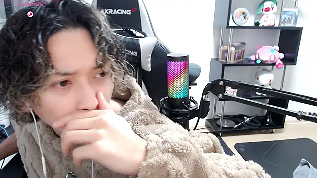 Snapshot of Shizukuu chatting on March 2025 03:27:01 PM Shizukuu online show from March 2025 03:27:01 PM