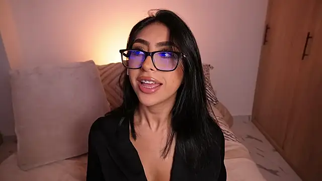 Sara albrecht online show from October 2025 01:08:02 AM