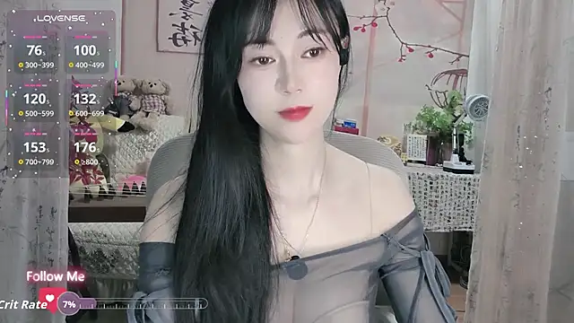 Lisa-s online show from October 2025 01:57:02 PM