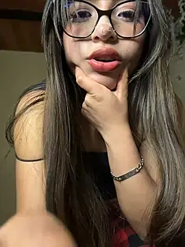 Snapshot of Lily_candy_X chatting on June 2026 05:12:01 AM Lily candy X online show from June 2026 05:12:01 AM
