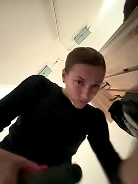 KateRedgar online show from September 2025 12:42:02 PM