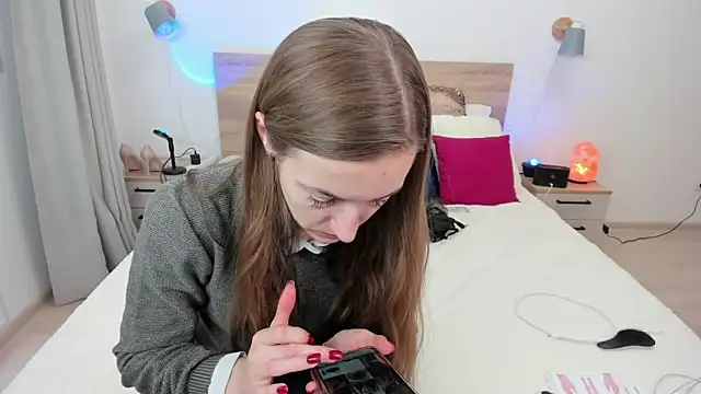 KateRedgar online show from October 2025 07:28:01 AM