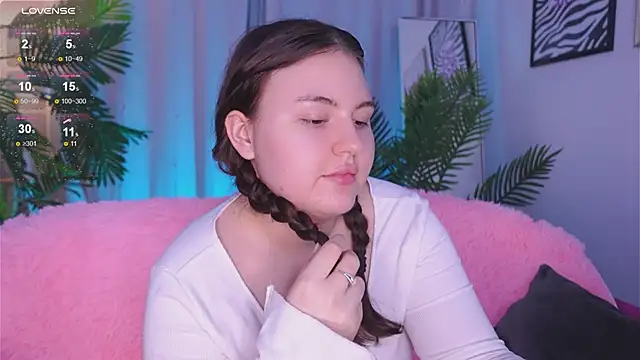 Snapshot of Mia__Peach chatting on March 2025 12:10:01 AM Mia Peach online show from March 2025 12:10:01 AM