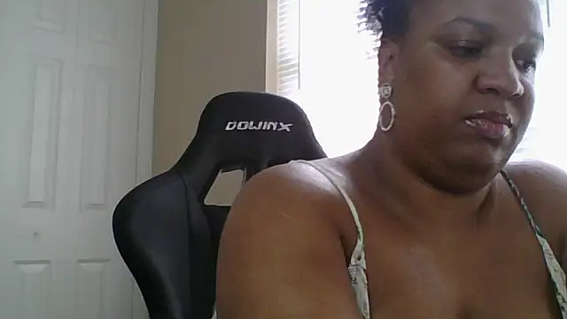 Badgirlbrittt online show from October 2025 04:59:02 PM