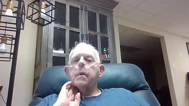 Snapshot of bootlegmanz chatting on September 2025 09:15:01 PM bootlegmanz online show from September 2025 09:15:01 PM