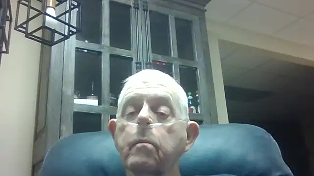 Snapshot of bootlegmanz chatting on September 2025 12:51:01 PM bootlegmanz online show from September 2025 12:51:01 PM