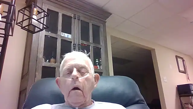 Snapshot of bootlegmanz chatting on October 2025 08:04:01 PM bootlegmanz online show from October 2025 08:04:01 PM