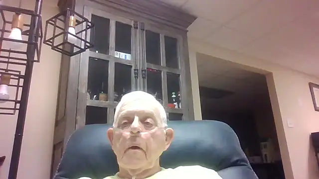Snapshot of bootlegmanz chatting on October 2025 05:24:02 PM bootlegmanz online show from October 2025 05:24:02 PM