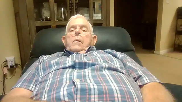 Snapshot of bootlegmanz chatting on October 2025 05:02:02 PM bootlegmanz online show from October 2025 05:02:02 PM