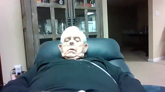 Snapshot of bootlegmanz chatting on January 2026 02:43:01 PM bootlegmanz online show from January 2026 02:43:01 PM