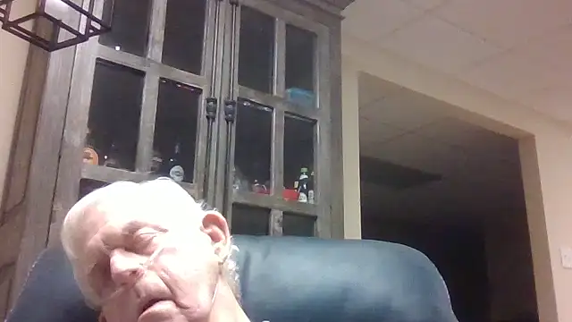 Snapshot of bootlegmanz chatting on February 2026 04:11:02 PM bootlegmanz online show from February 2026 04:11:02 PM