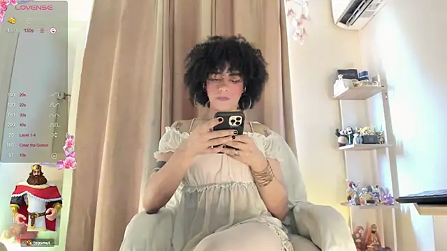 Snapshot of BarbieVenus chatting on January 2025 03:25:01 PM BarbieVenus online show from January 2025 03:25:01 PM