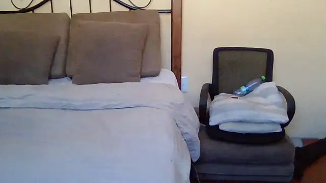 SmallGoodNutts online show from January 2026 06:40:01 AM