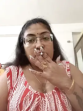 LAVERNIYA  online show from October 2025 11:07:01 AM