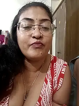 LAVERNIYA  online show from November 2025 05:45:02 PM