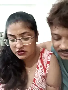 LAVERNIYA  online show from November 2025 06:51:01 PM